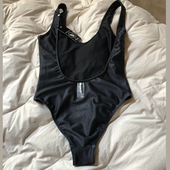 Wildfox epic 80’s one piece swimsuit - Picture 4 of 4